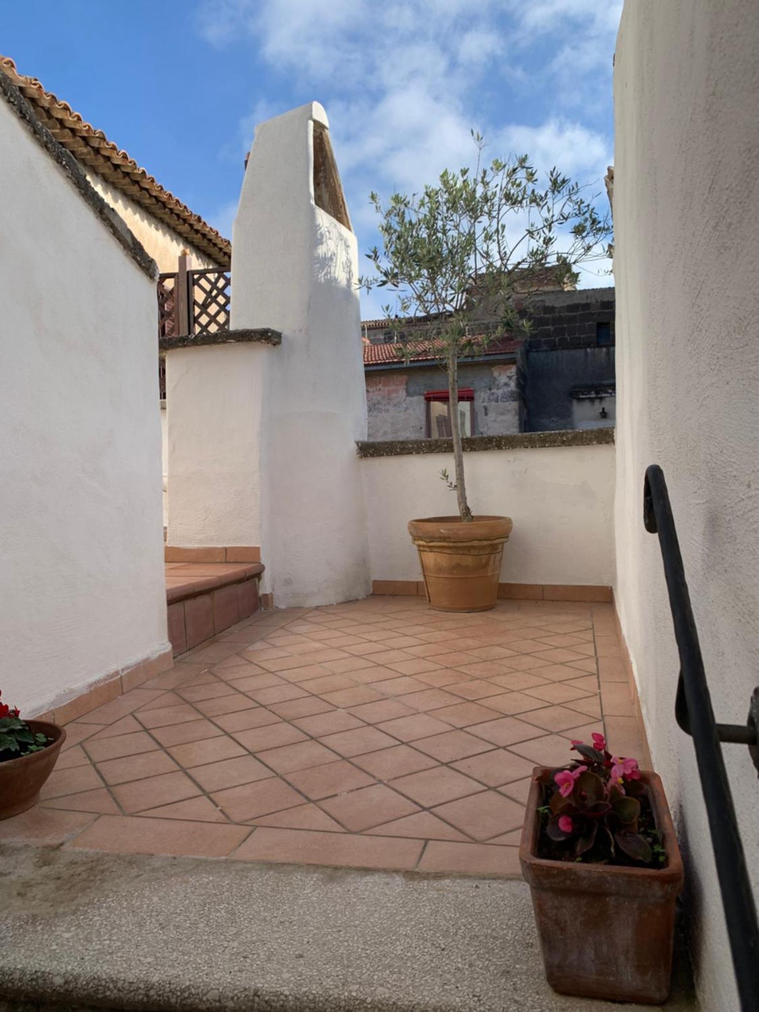 Apartamento La Porta Di San Domenico Sessa Aurunca Exterior foto