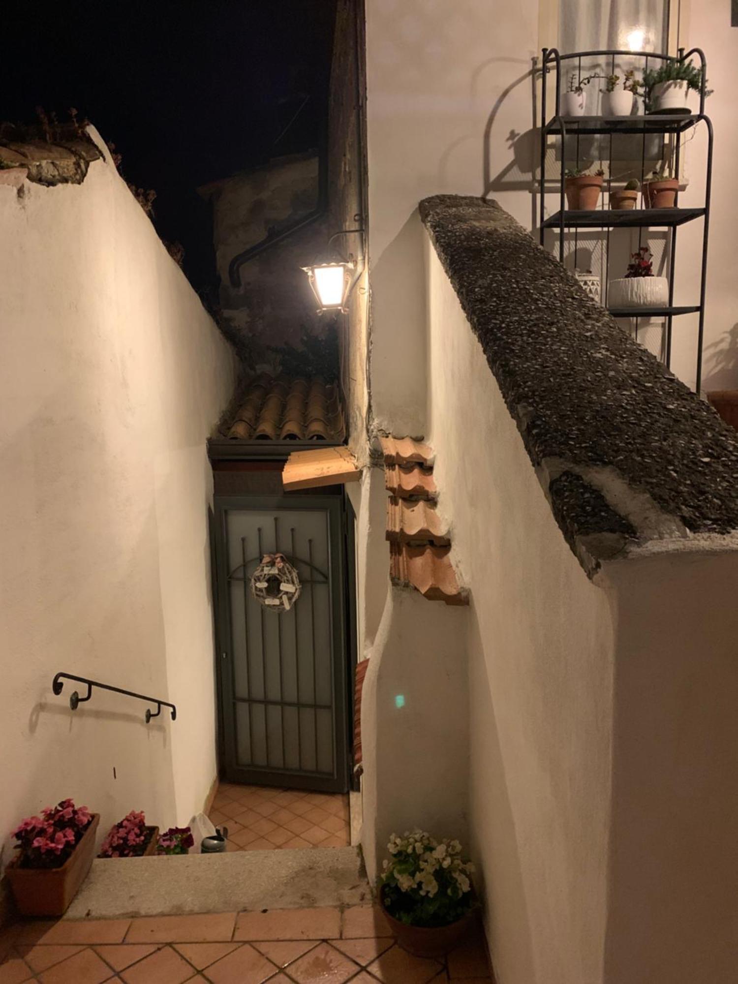 Apartamento La Porta Di San Domenico Sessa Aurunca Exterior foto
